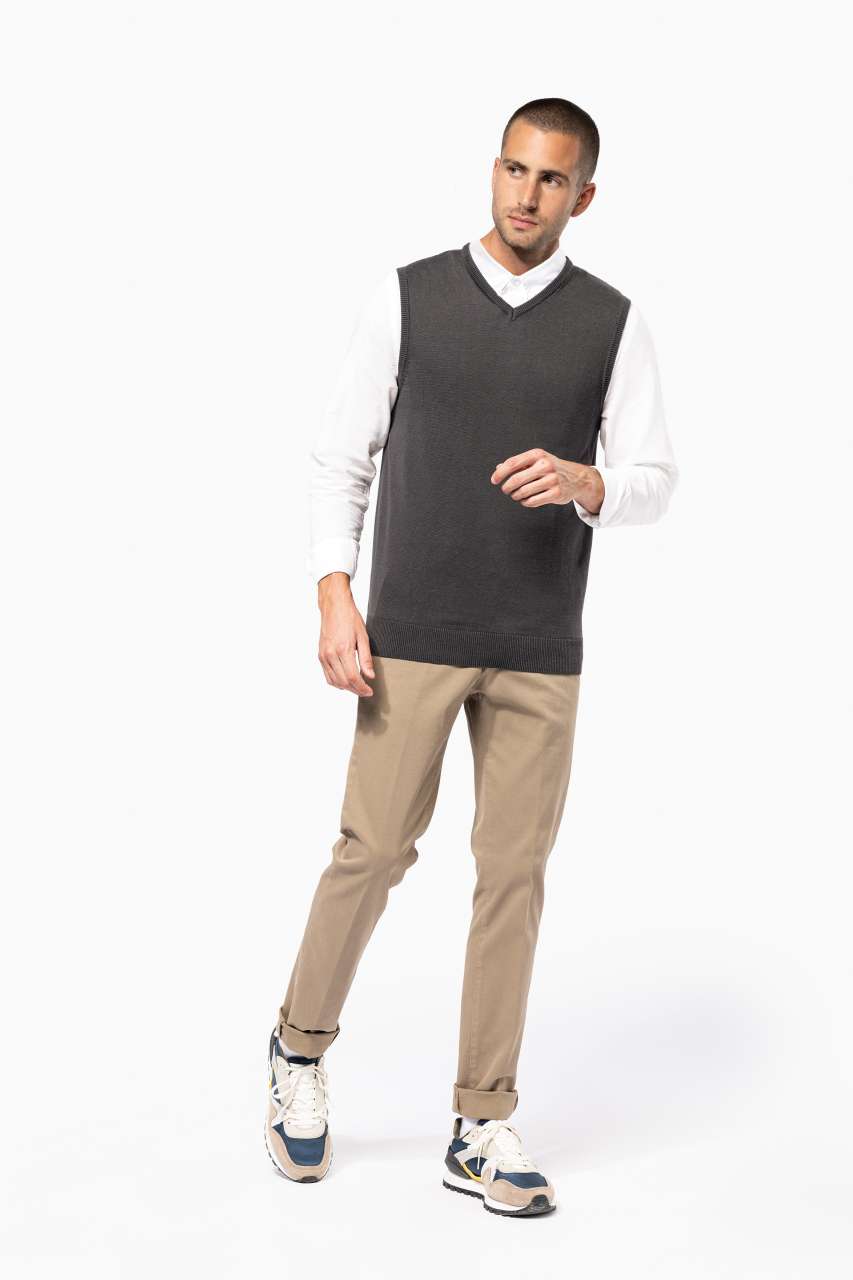 MEN'S SLEEVELESS V-NECK JUMPER