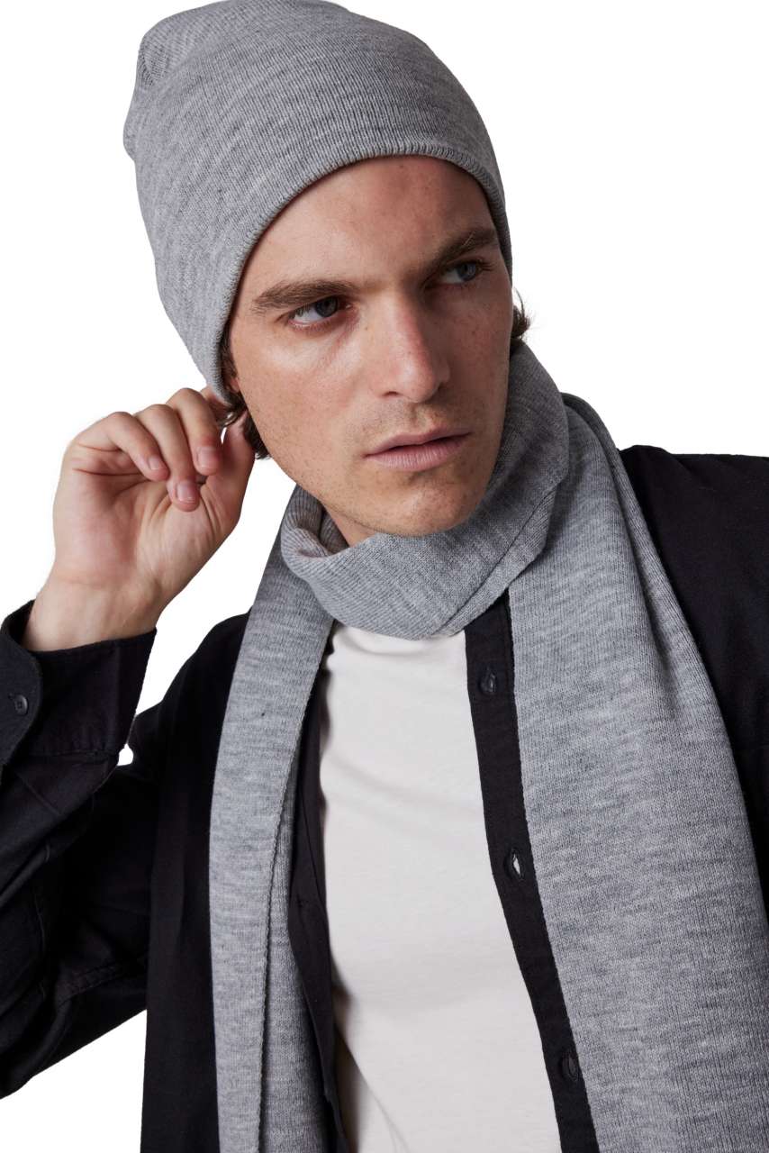 KNITTED BEANIE