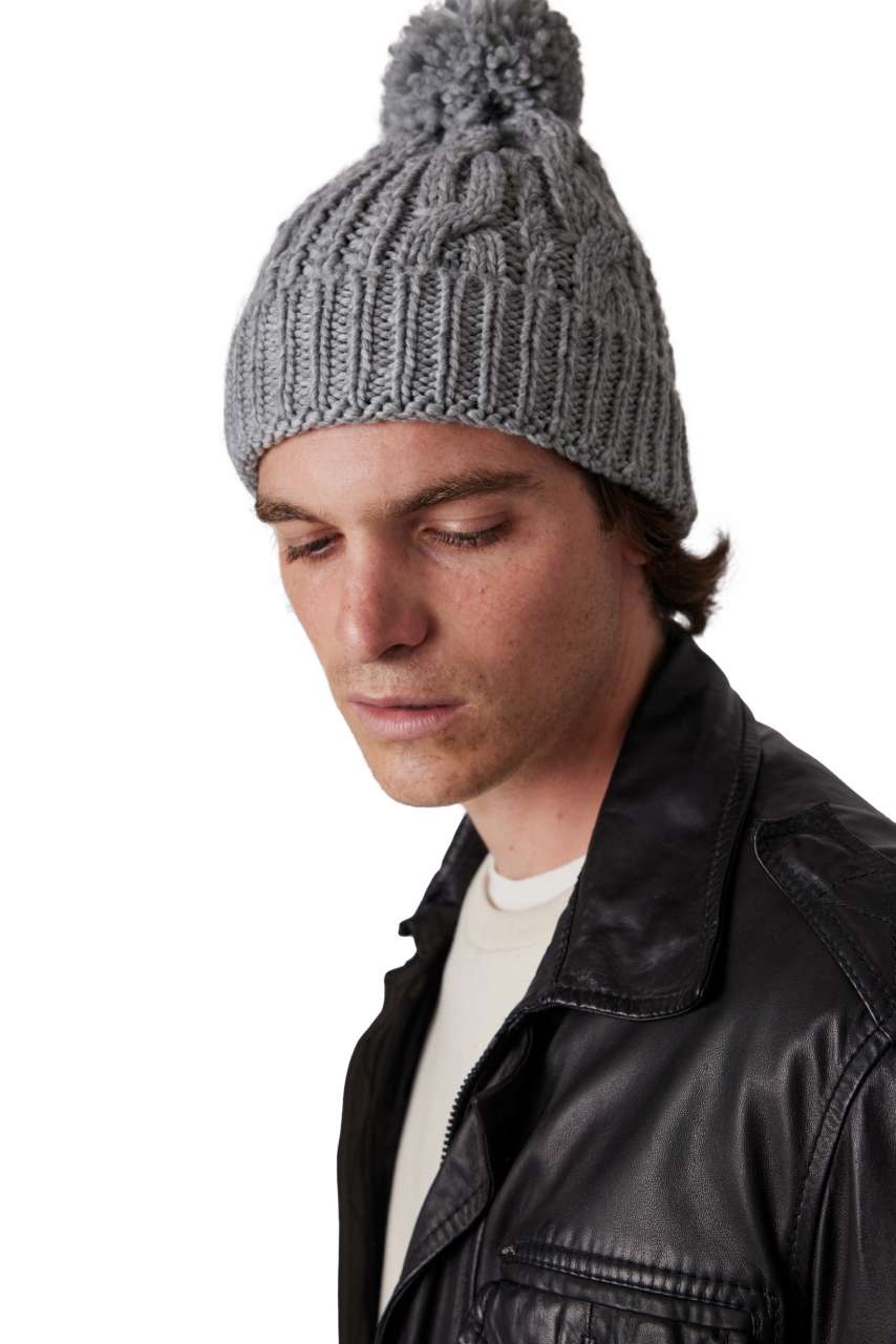KNITTED BEANIE